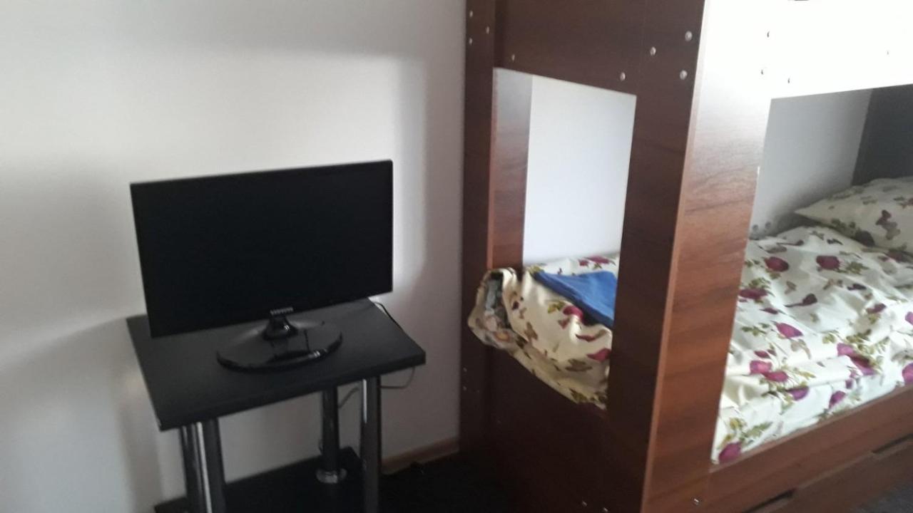 Міни-Хостел Родинного Типу Dubai Ujhorod Exterior foto