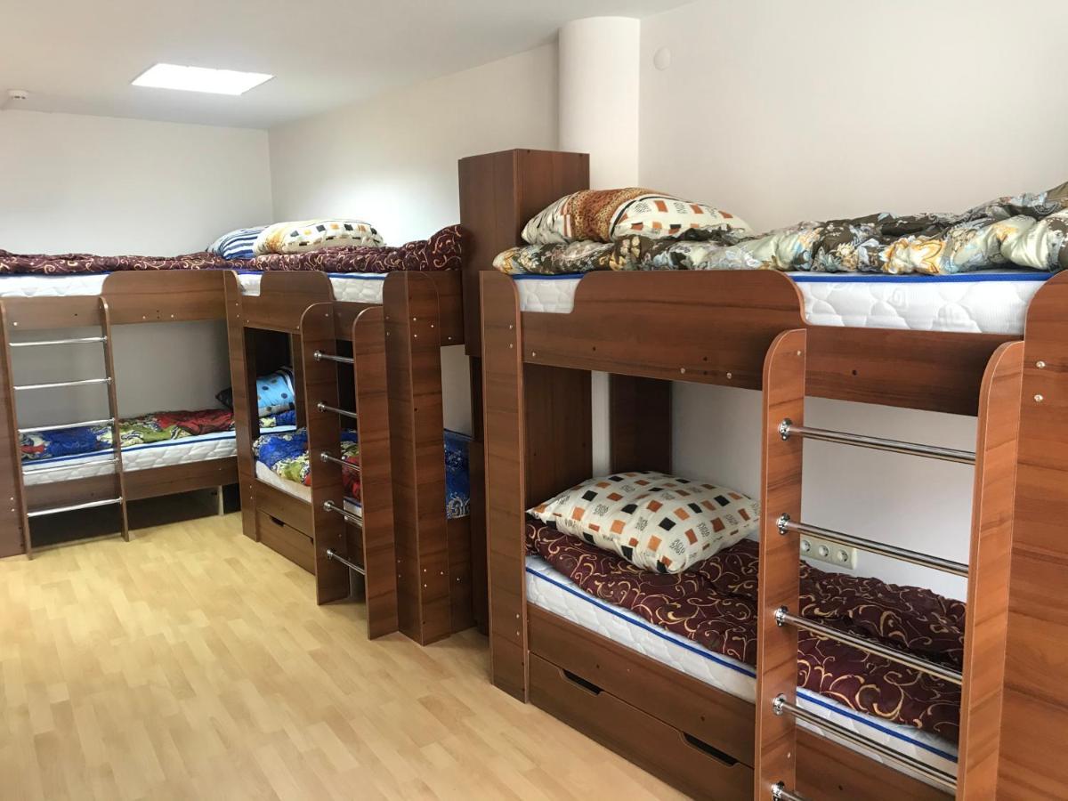Міни-Хостел Родинного Типу Dubai Ujhorod Exterior foto