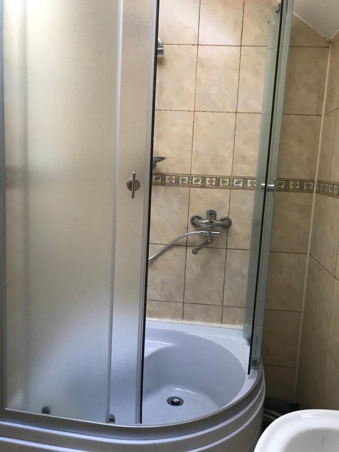 Міни-Хостел Родинного Типу Dubai Ujhorod Exterior foto