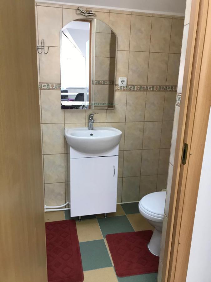 Міни-Хостел Родинного Типу Dubai Ujhorod Exterior foto