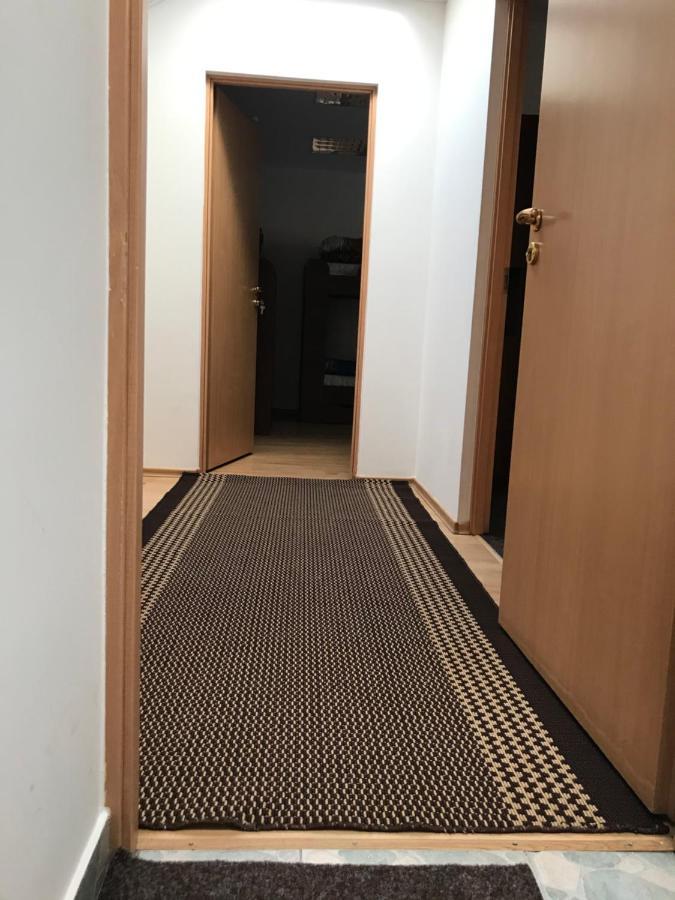 Міни-Хостел Родинного Типу Dubai Ujhorod Exterior foto
